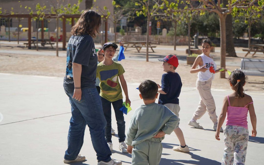 Beneficis de les activitats en grup durant la primavera